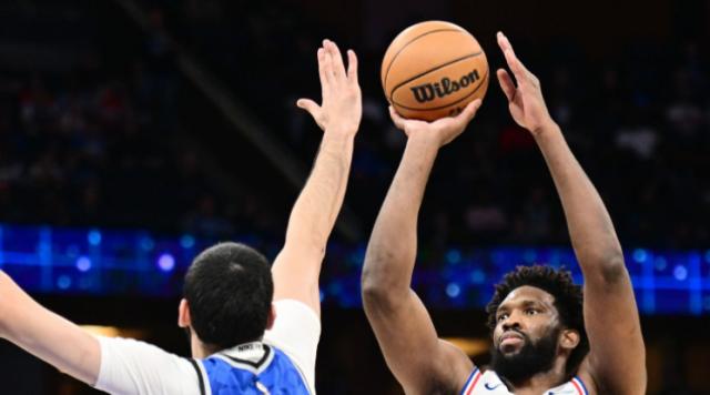 华体会网址-恩比德变身中投王!场均35+创纪录 冲得分王三连庄