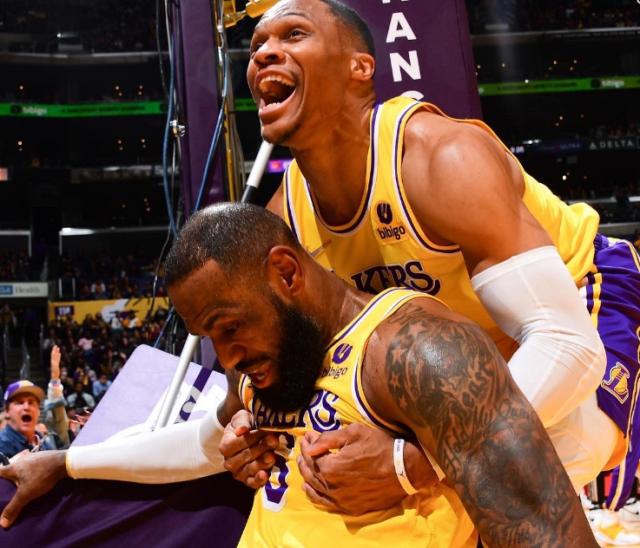 华体会网址-韦少关键时刻遭冷藏 老詹甜瓜站在了沃格尔一边？