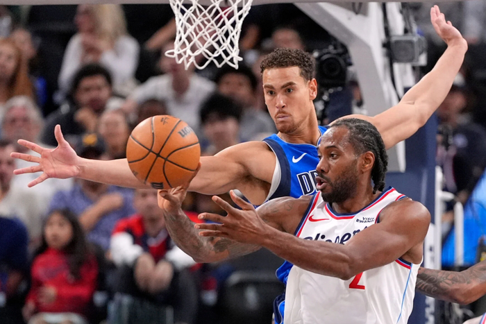 华体会官网-快船送勇士锁定西部第10！小卡三节轰34+6三分 弗拉格25+9献隔扣|考瓦伊·莱昂纳德|独行侠|投篮|达拉斯独行侠队|威尔特-张伯伦_新浪体育_新浪新闻